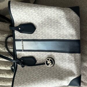 Michael Kors tote